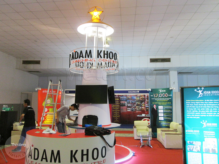 Thi cong booth trien lam nhuong quyen thuong hieu Adam Khoo (5) Hình ảnh gian hàng triển lãm giáo dục Adam Khoo