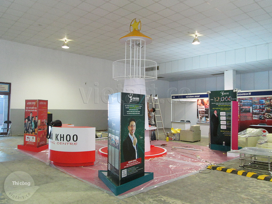 Thi cong booth trien lam nhuong quyen thuong hieu Adam Khoo (6) Hình ảnh gian hàng triển lãm giáo dục Adam Khoo