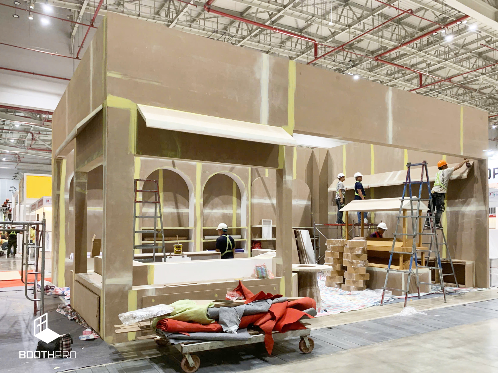 thi cong gian hang trien lam IBTE_6