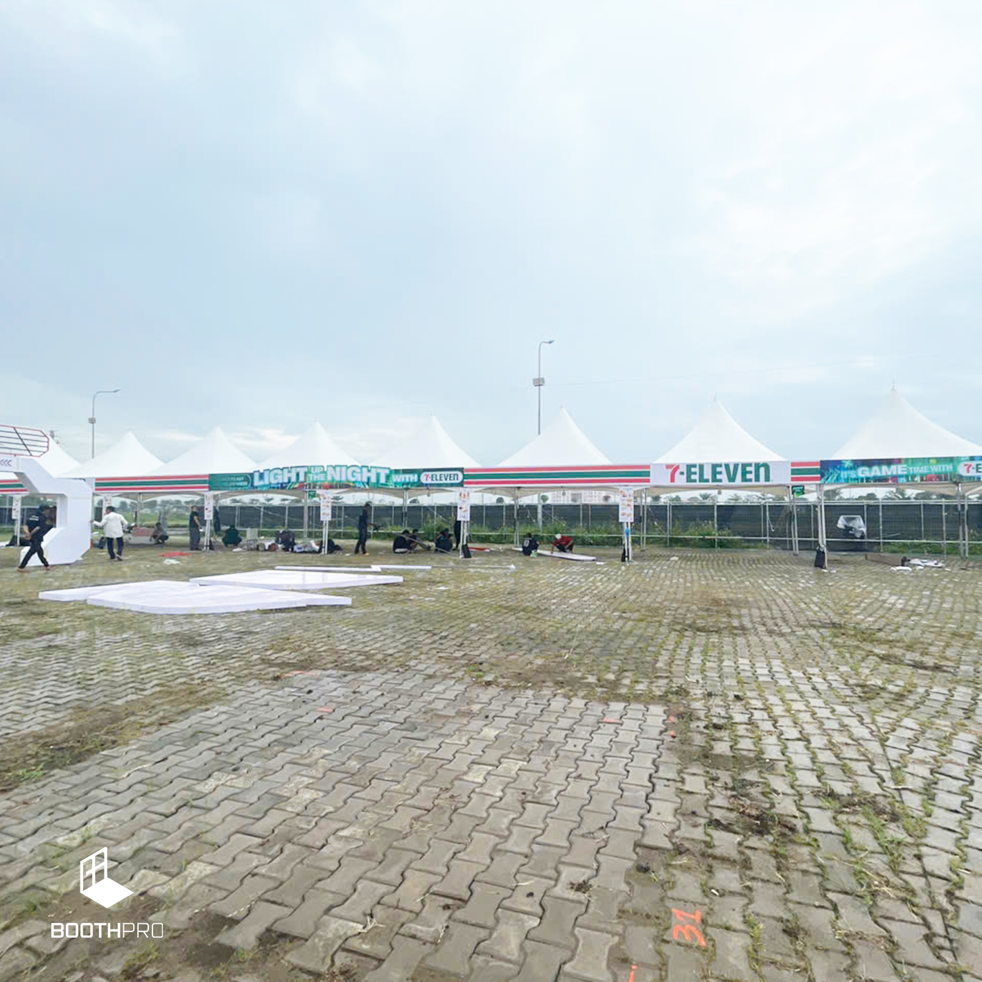 thi cong gian hang tieu chuan ngoai troi_5